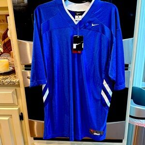 NWT Nike Kentucky NCAA Football jersey. Size LARGE